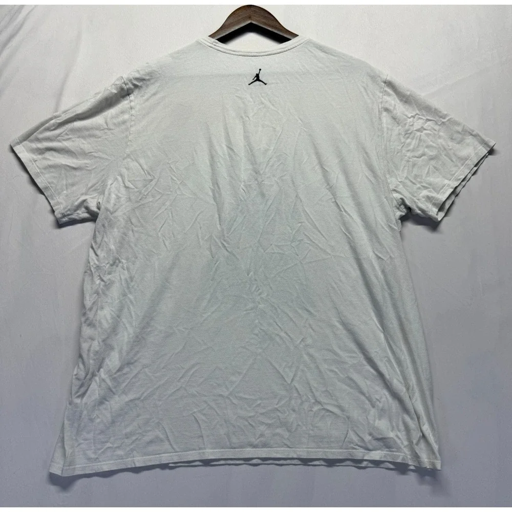Air Jordan T Shirt Mens 2XL‎ White Graphic Print Jumpman Zig Zag Lightning Logo